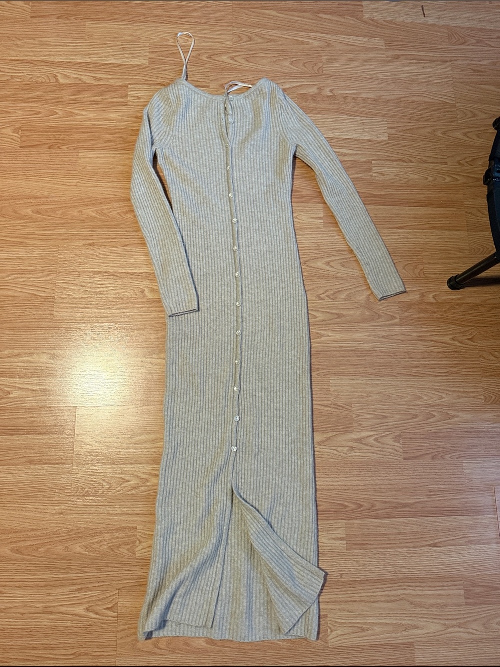 Abercrombie & Fitch Ribbed Button-Front Long Sleeve Dress in Oatmeal
